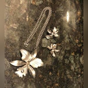 Elegant vintage Silver Orchid Jewelry Set